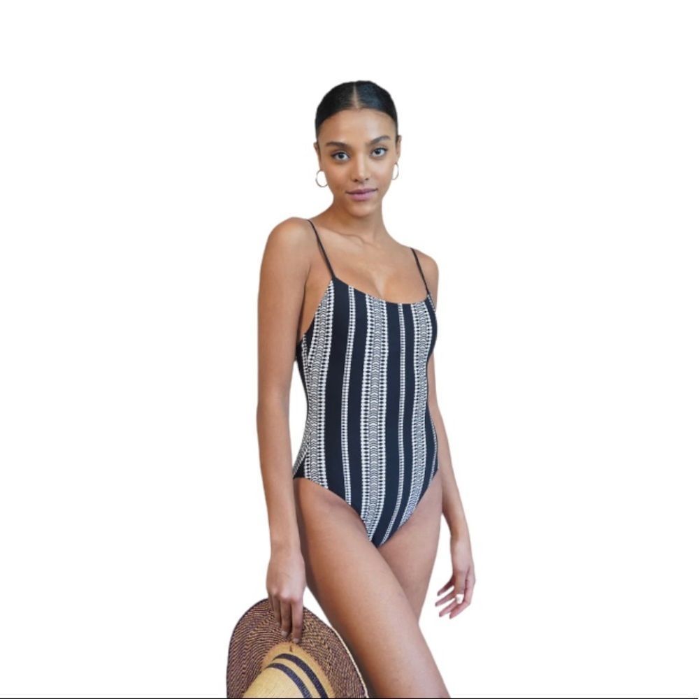 Luchia Classic One Piece-Size L
